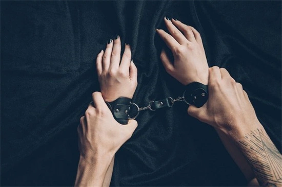 西檬之家-BDSM核心术语解析：从字母圈新人必读指南